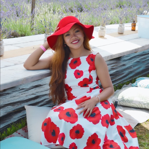 Red Felt Wide Brim Hat in Great Condition - Picture 2 of 2